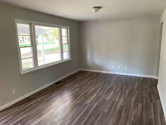 2119 Wilshire Cir - Photo 2 of 18