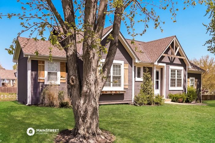 24010 W 57th Ter - Photo 2 of 17