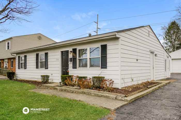 2920 Gentry Ln - Photo 3 of 16