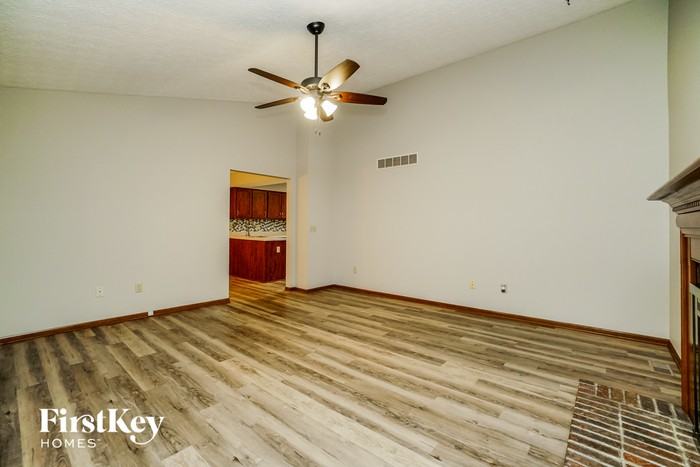 8092 Winter Hill Ct - Photo 3 of 15