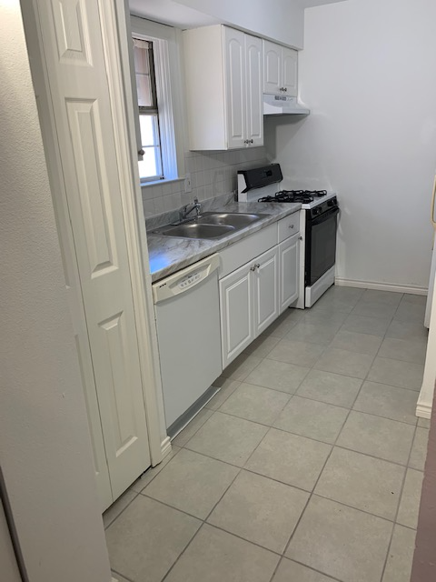 1721 Janice Dr - Photo 2 of 26