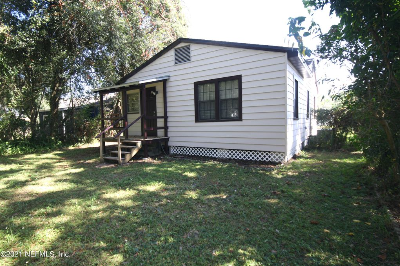 2110 Brackland St - Photo 2 of 20