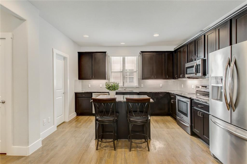 1310 Rancho Mirage Dr - Photo 5 of 37