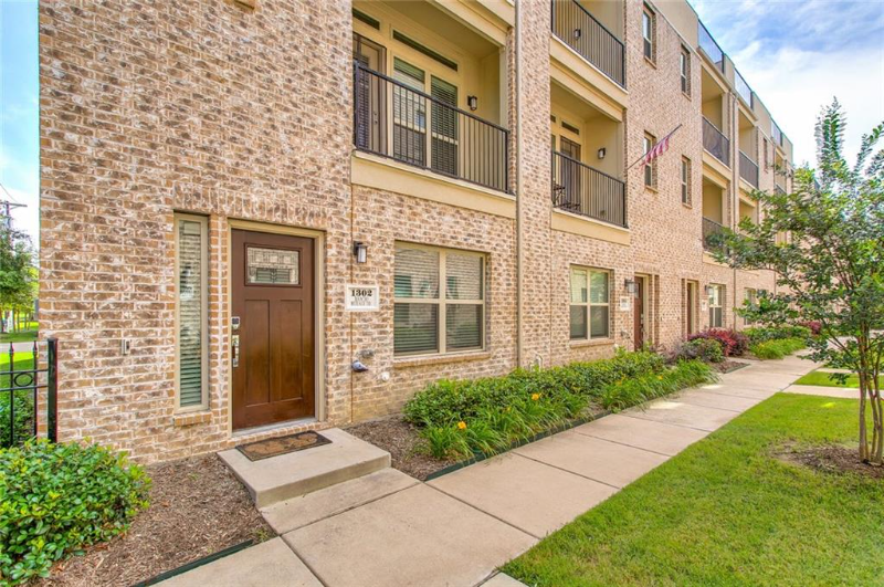 1310 Rancho Mirage Dr - Photo 7 of 37