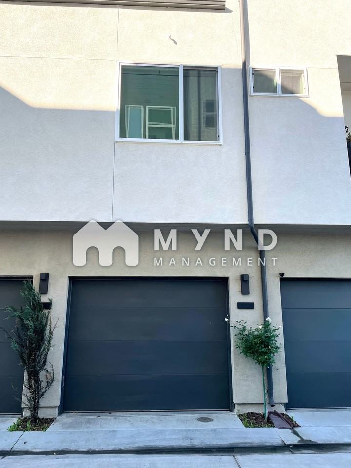 3923 Wattling St - Photo 2 of 33