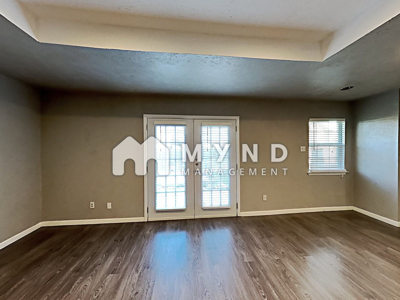 511 Windsor Dr - Photo 2 of 17