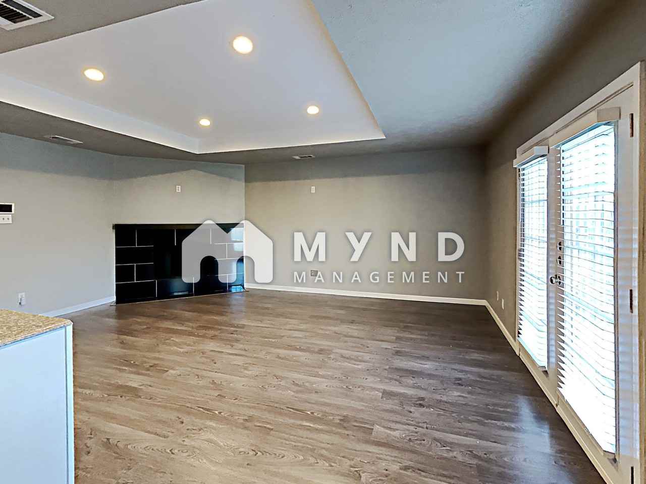 511 Windsor Dr - Photo 3 of 17