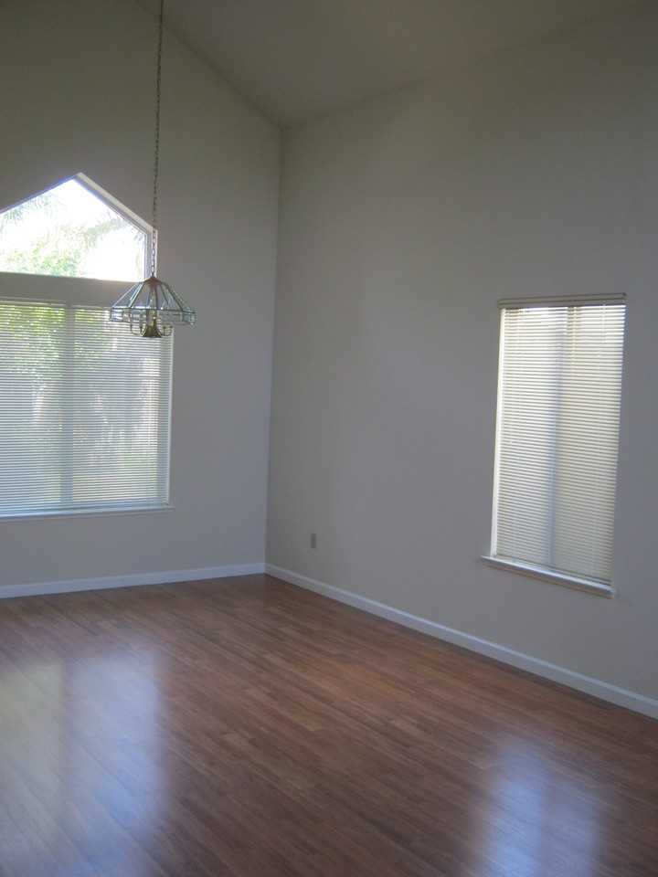 3601 Dothan Dr - Photo 3 of 11