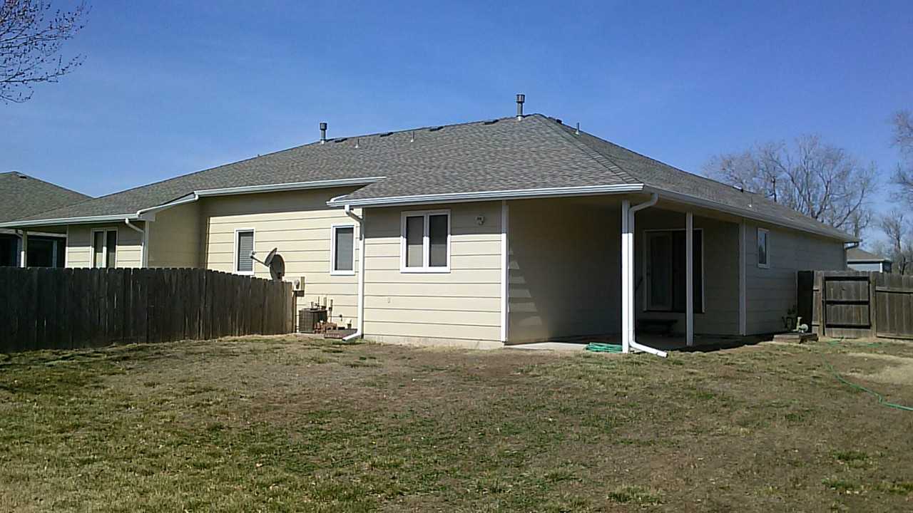 10405 W Douglas Ave - Photo 3 of 10