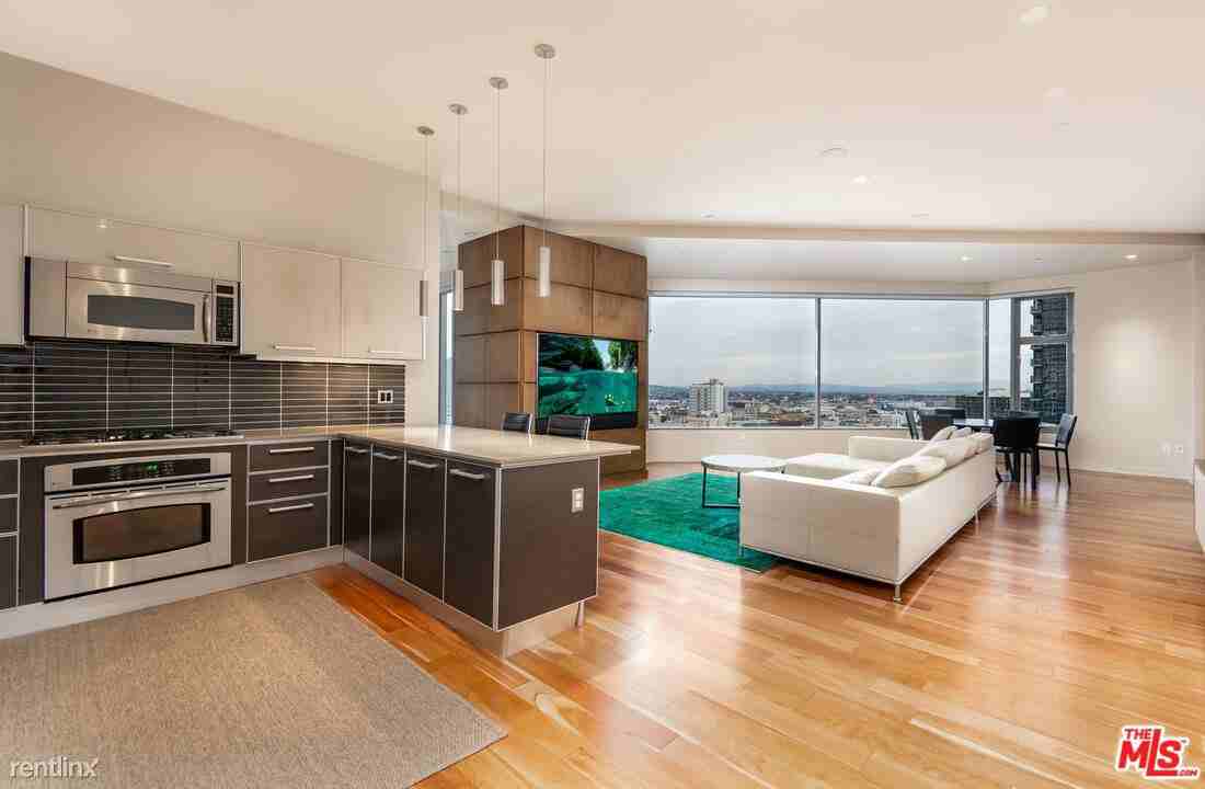 801 S Grand Ave #2007 - Photo 2 of 10