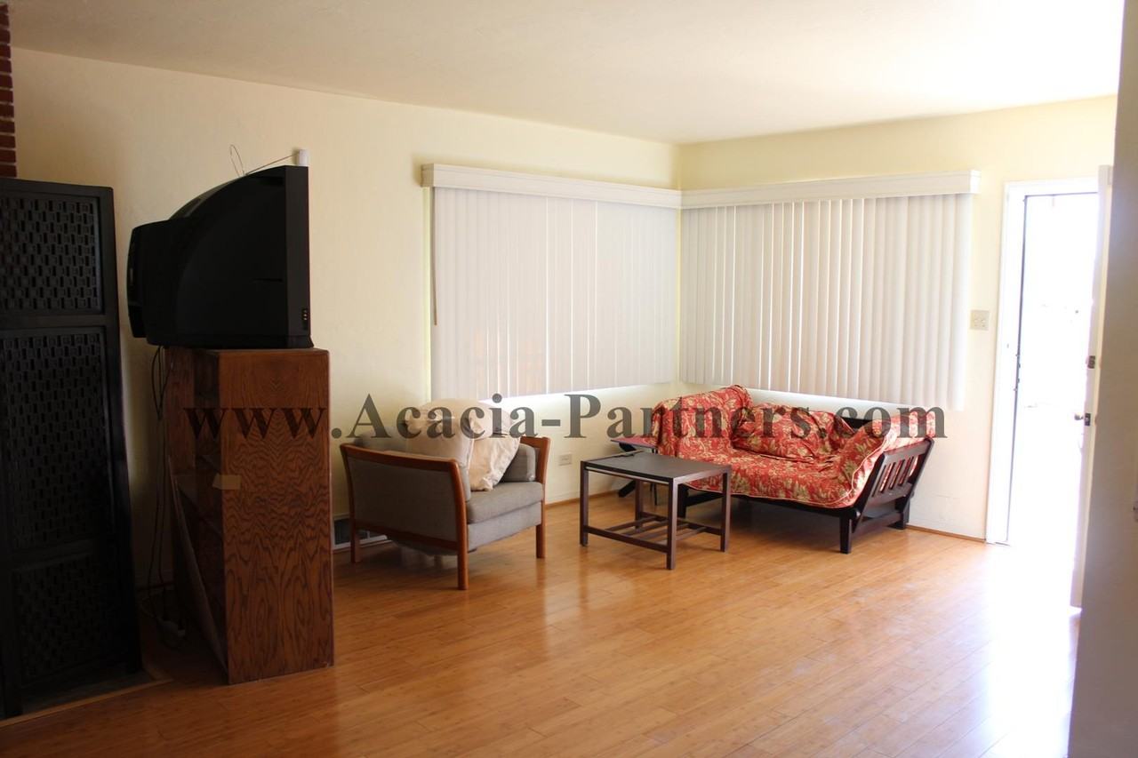 625 E Seneca St - Photo 2 of 8