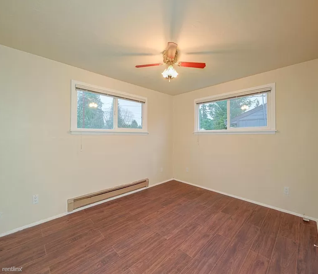 11117 6th Ave W - Photo 3 of 4