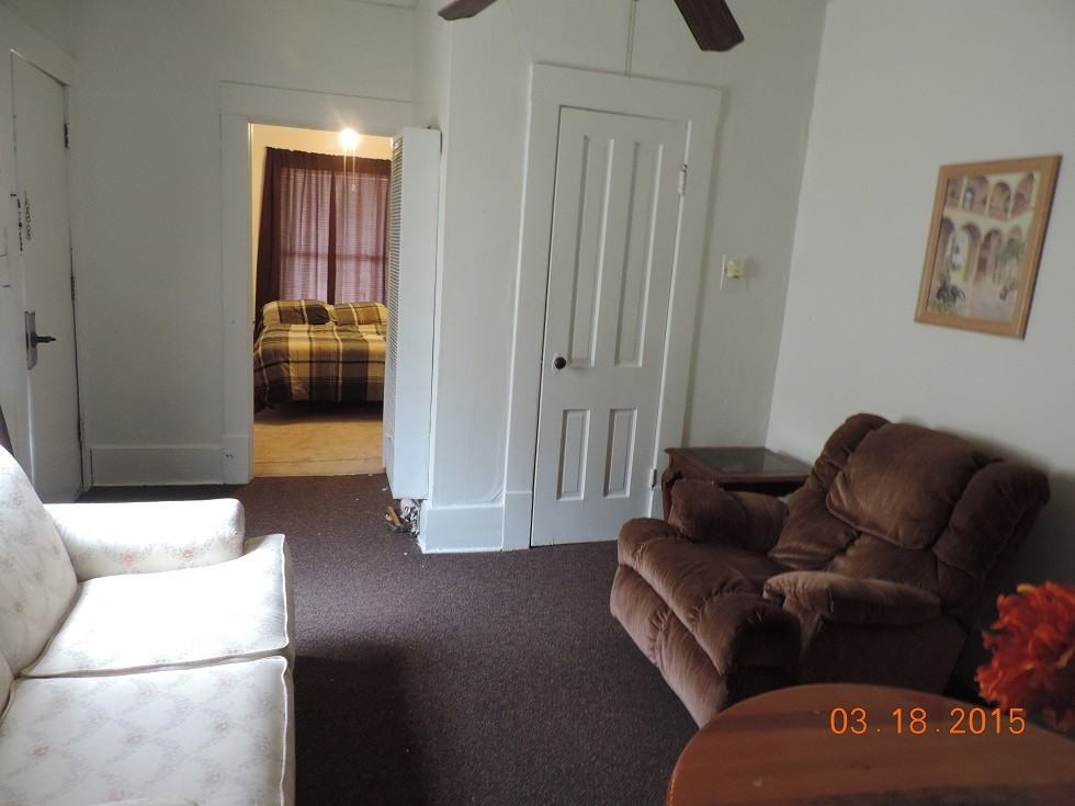 524 N. Oak - Photo 2 of 6