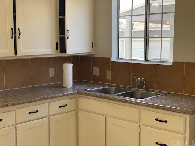 12229 Maidstone Ave - Photo 2 of 5