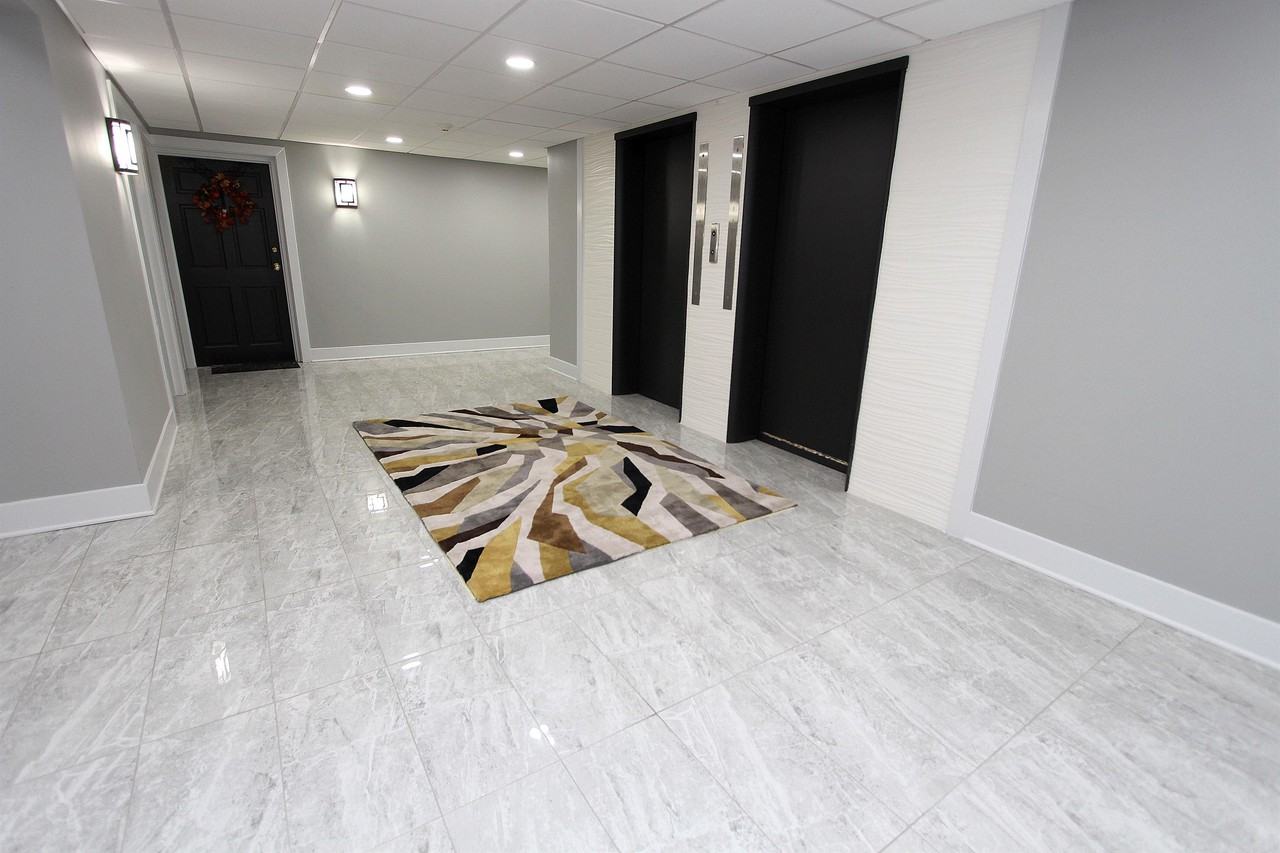 500 500 HOODRIDGE DRIVEAPT 901 #901 - Photo 7 of 9