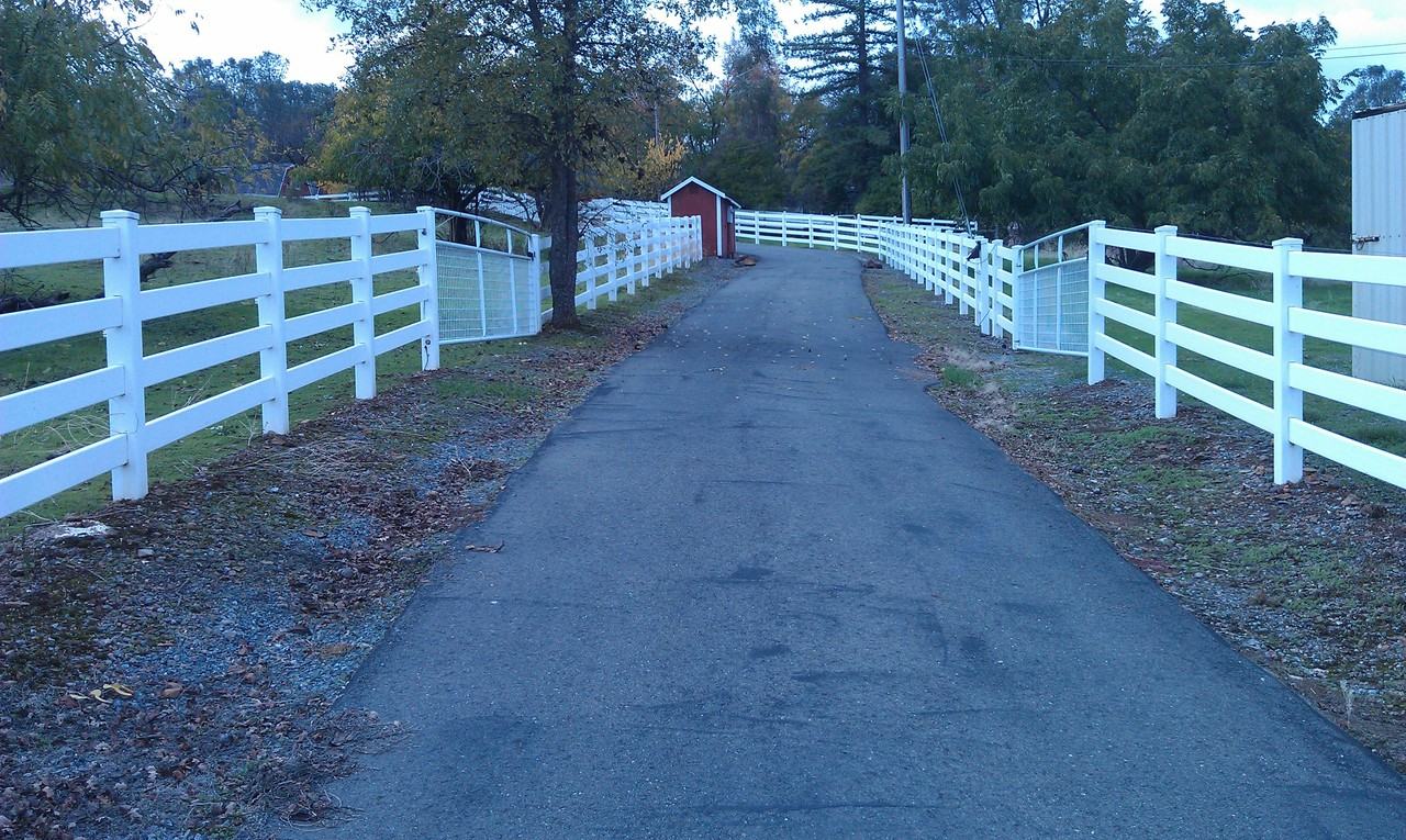 4660 Salmon Falls Rd - Photo 2 of 7