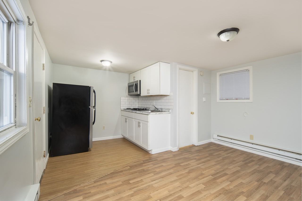 1261 New York 7 - Photo 3 of 21