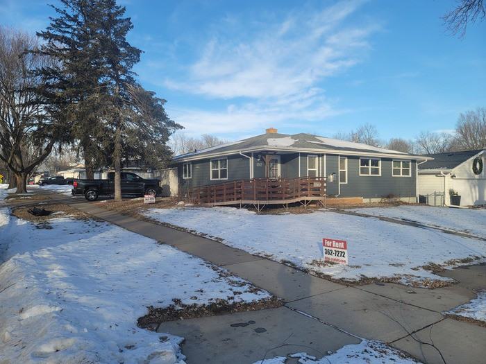 1512 W 29th St - Photo 3 of 21