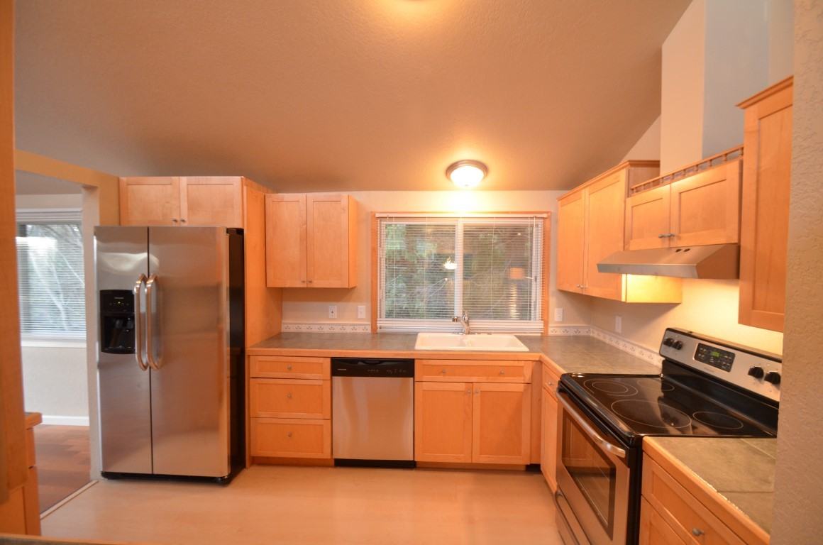 1630 S 231st Pl - Photo 2 of 9