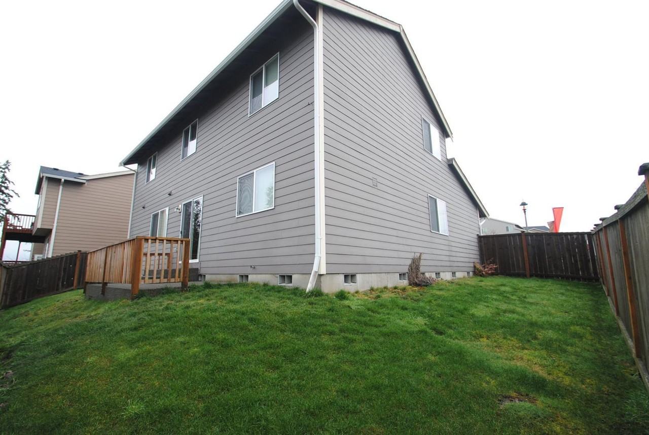 19118 25th Ave E - Photo 3 of 19