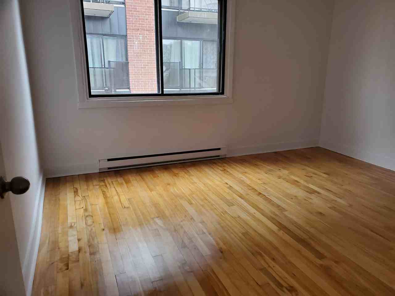 2875 Avenue Ekers #12 - Photo 4 of 8