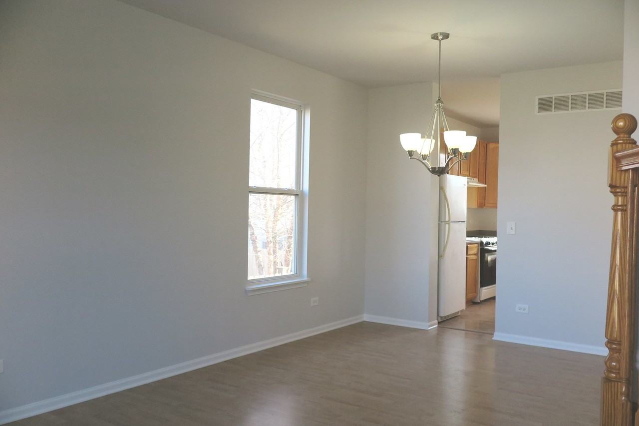 1810 Oleander Dr - Photo 3 of 20