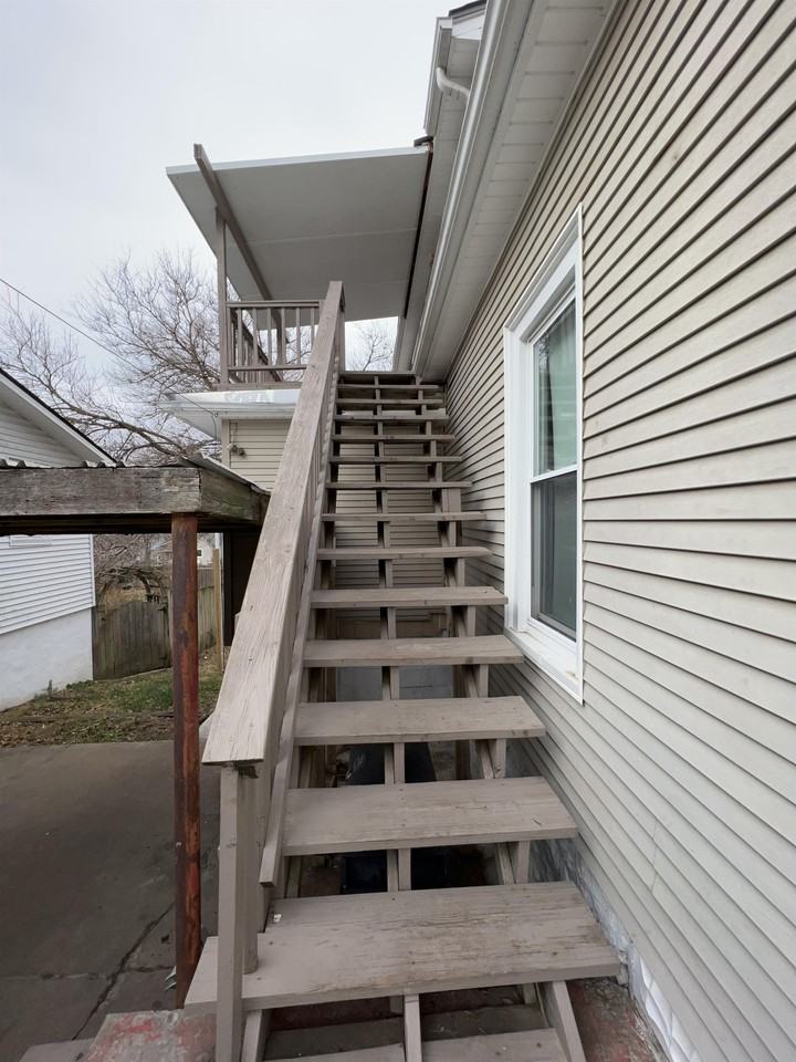 118 South Crysler Avenue - Photo 2 of 11