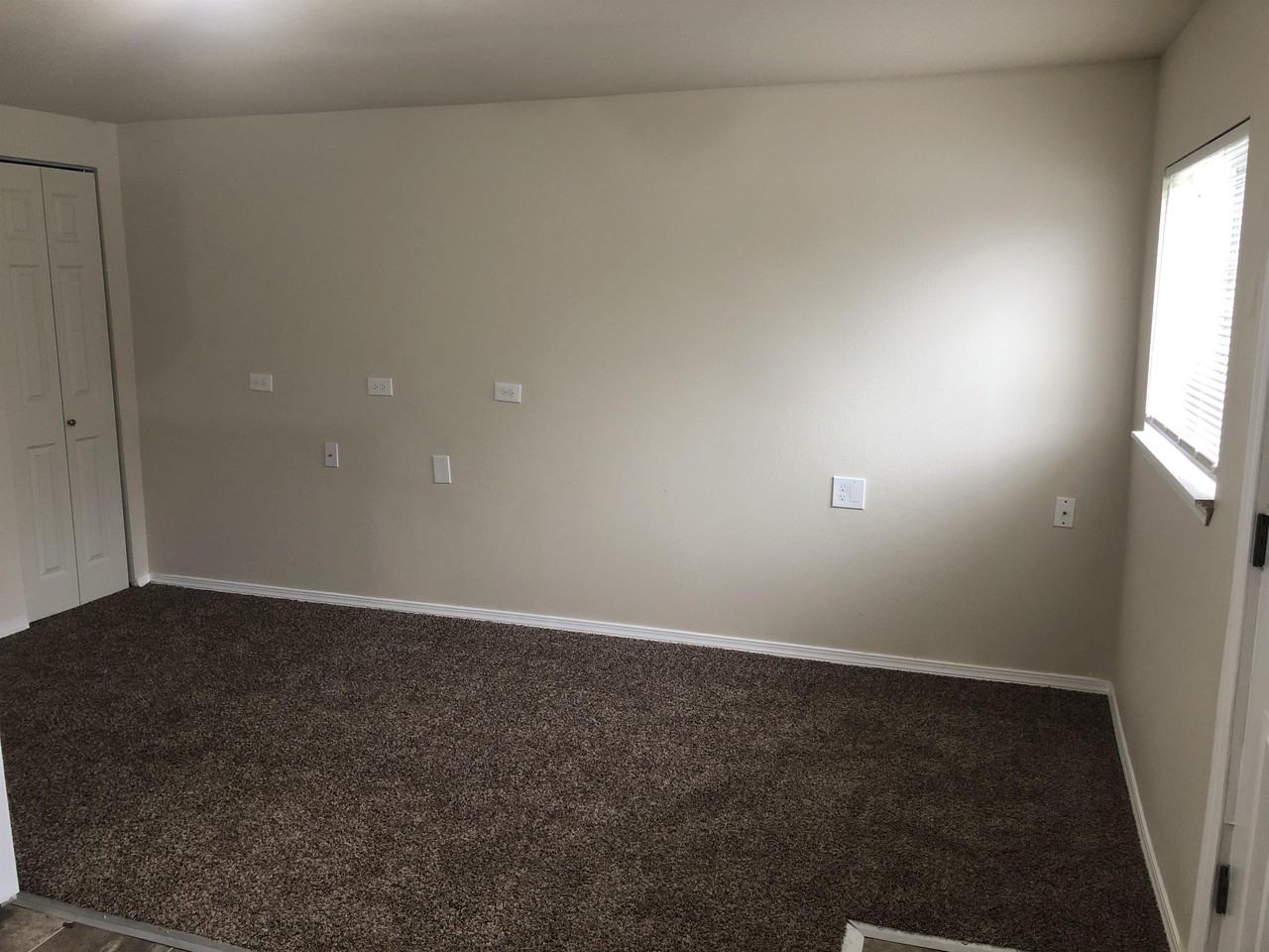 2835 N Oak Harbor Rd #2835 - Photo 2 of 6
