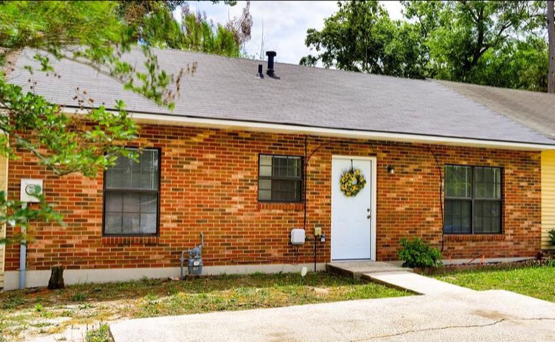 2218 Leeway Lndg - Photo 2 of 19