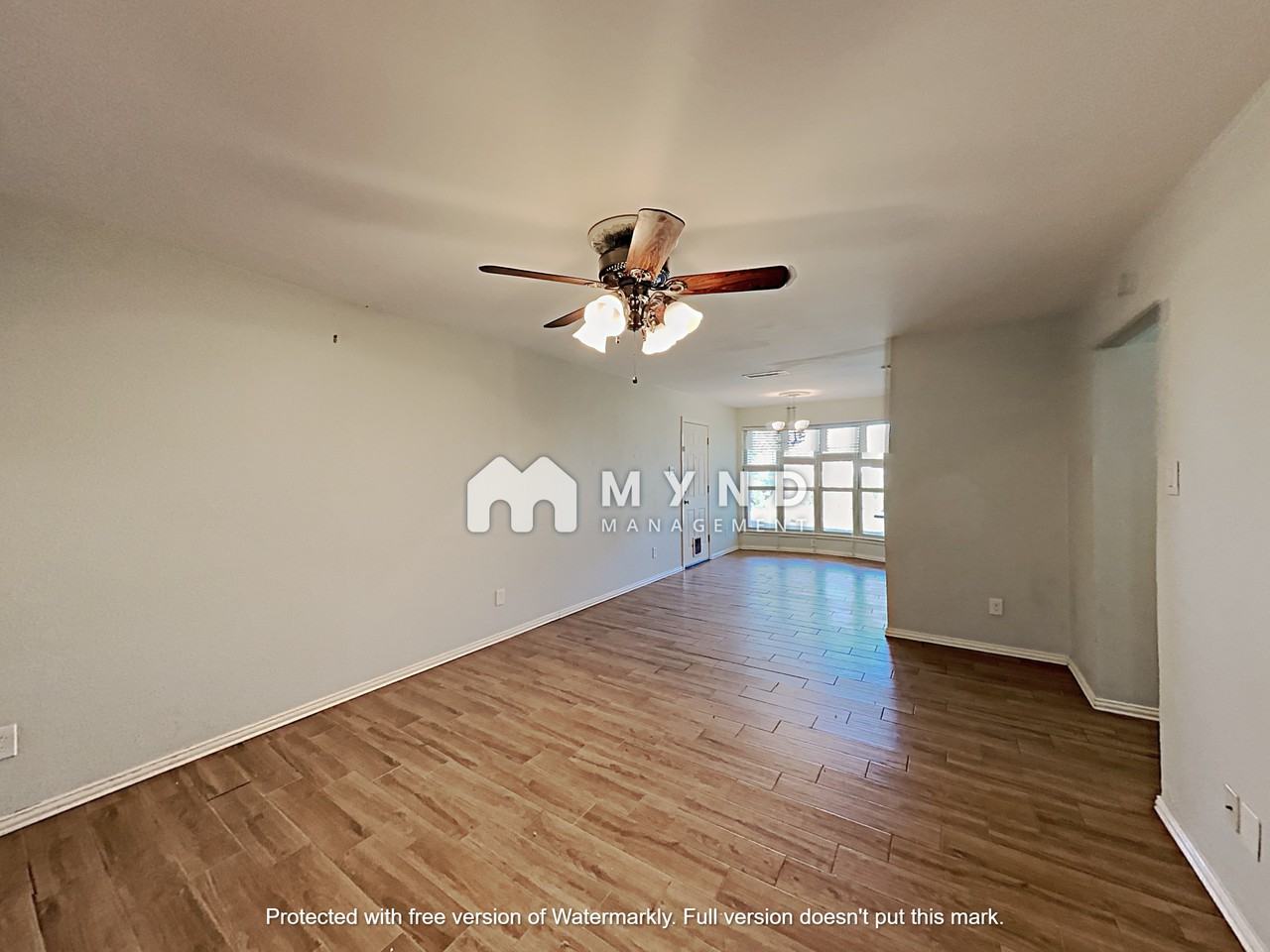 805 Opal St - Photo 2 of 15