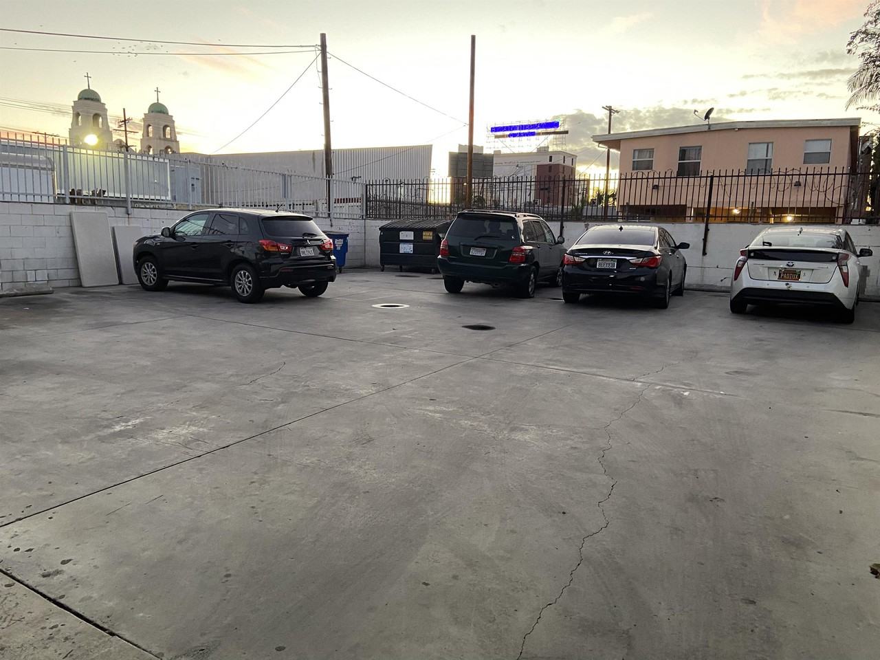 1243 Fedora St #5 - Photo 4 of 5