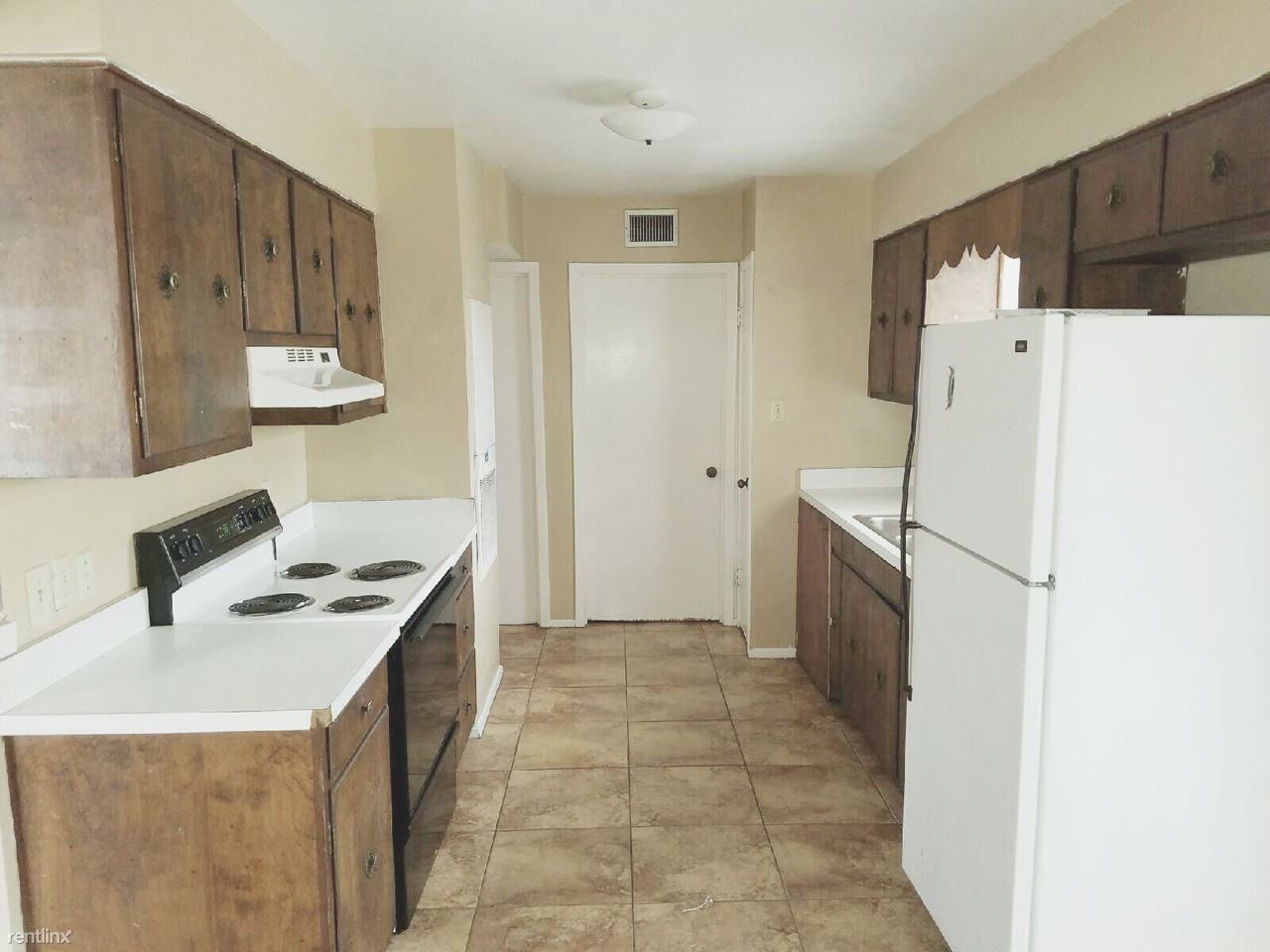 The Oaks of Sam Houston - Photo 3 of 10