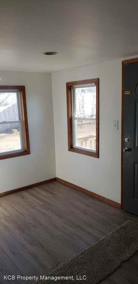 1815 Smead St - Photo 2 of 8