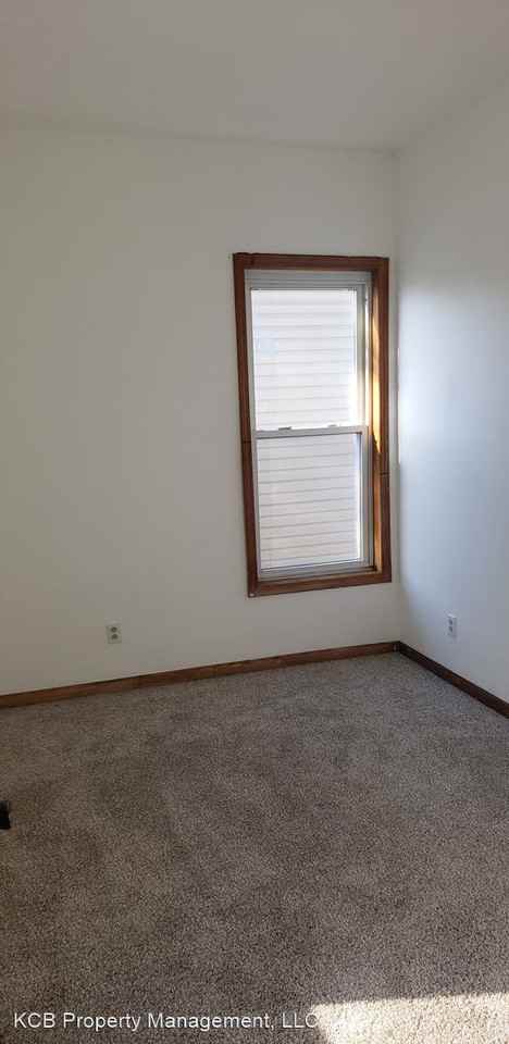 1815 Smead St - Photo 3 of 8