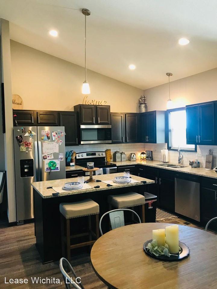 12813/15 E Timber Lake Ct - Photo 2 of 22