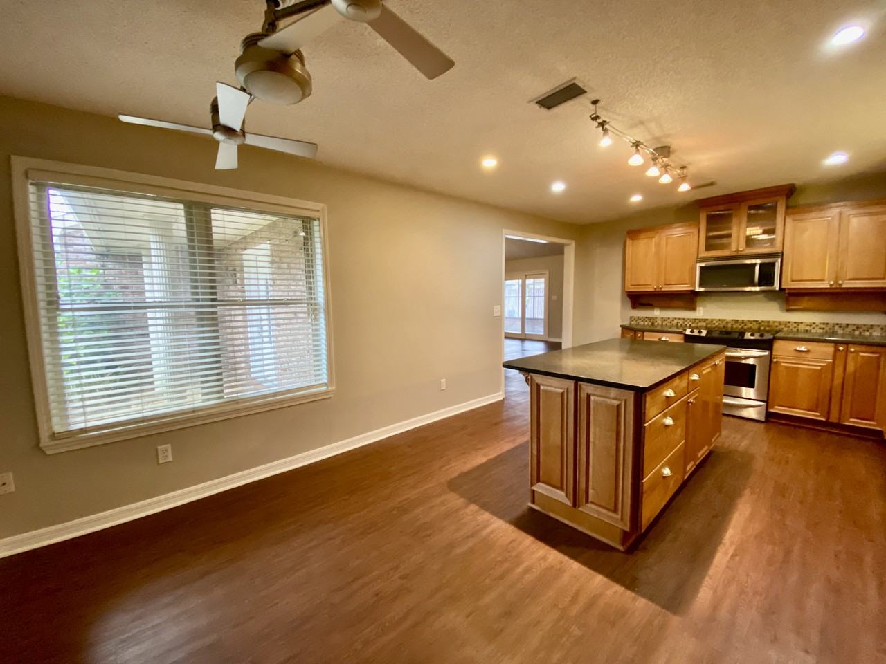 952 Vestavia Way - Photo 7 of 33