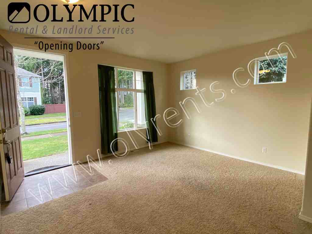 3800 Lanyard Dr Ne - Photo 2 of 15