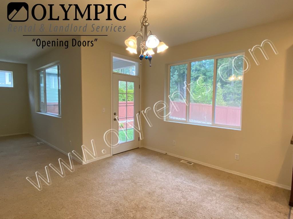 3800 Lanyard Dr Ne - Photo 4 of 15