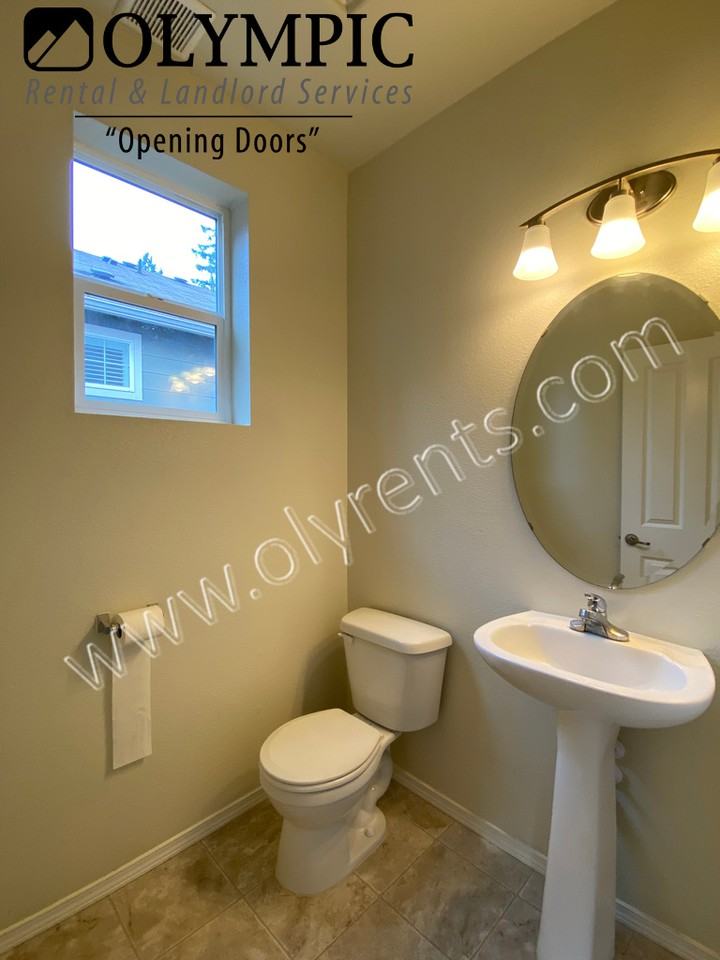 3800 Lanyard Dr Ne - Photo 5 of 15