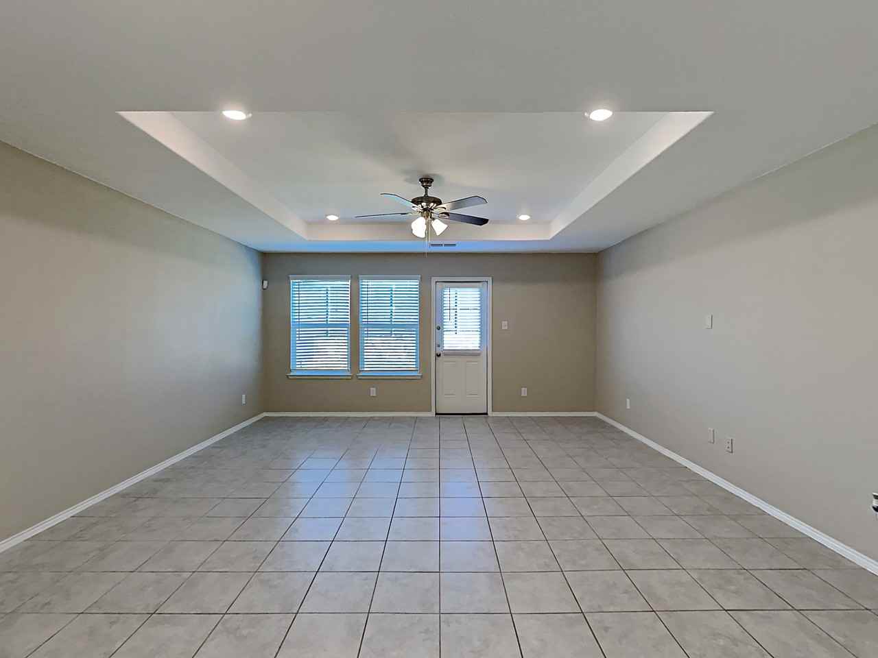 2220 Heaton - Photo 3 of 12