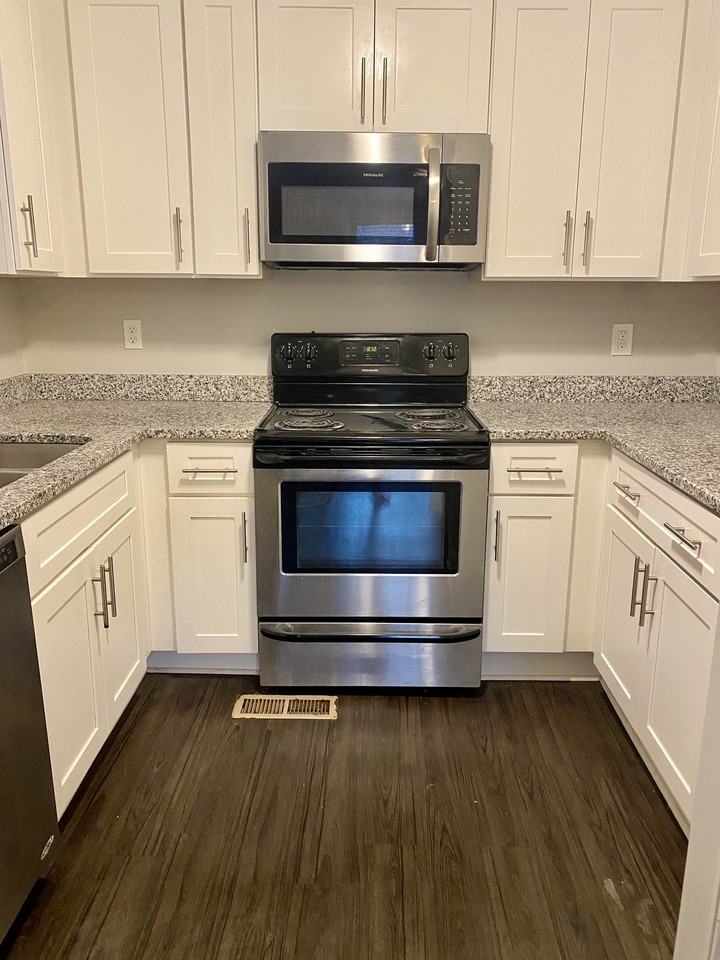 197 Hicks Rd - Photo 3 of 14