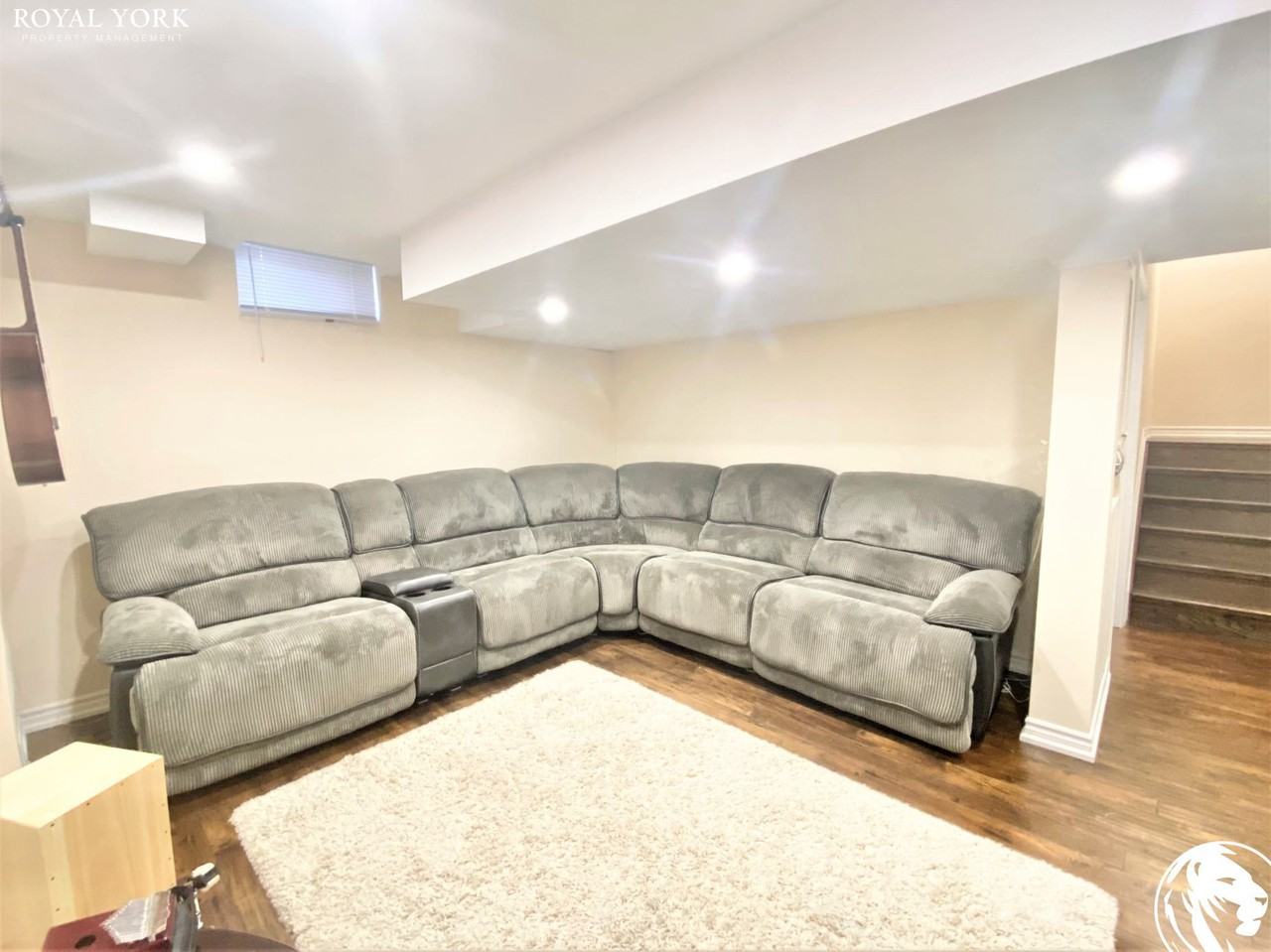 1098 Cumming Blvd - Photo 3 of 23