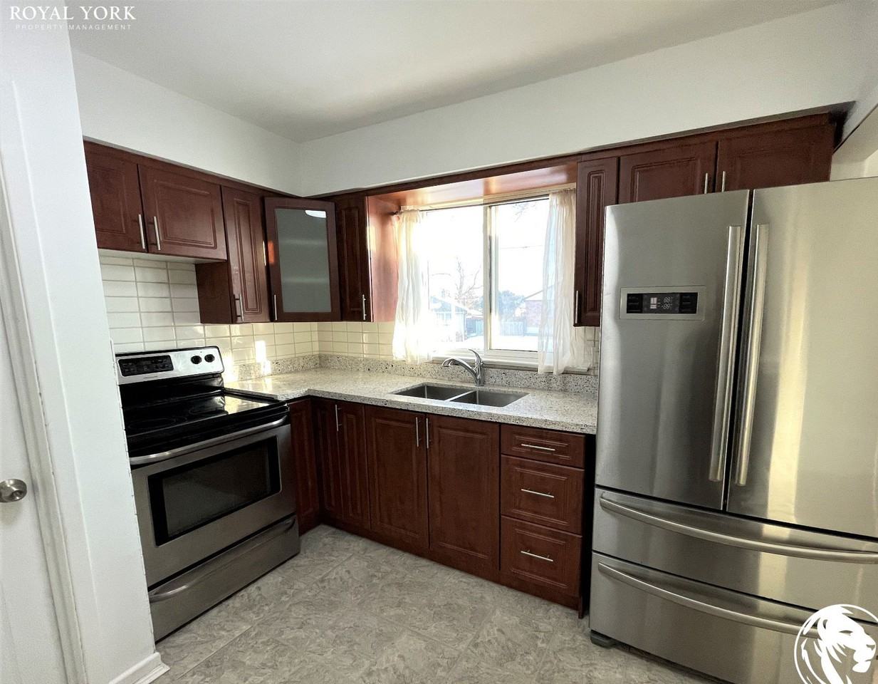 322 Jasper Ave #1 - Photo 3 of 16