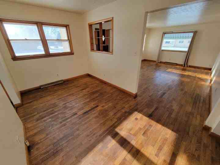 921 5th Ave - Photo 3 of 8