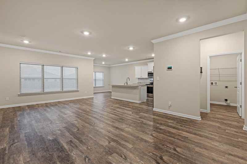 300 Dinner Tree Sq - Photo 3 of 34