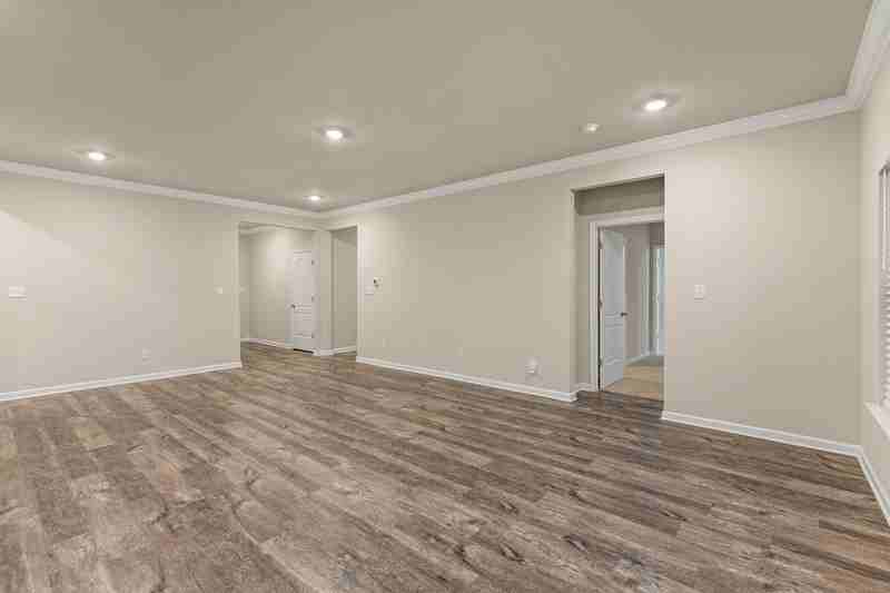 300 Dinner Tree Sq - Photo 5 of 34