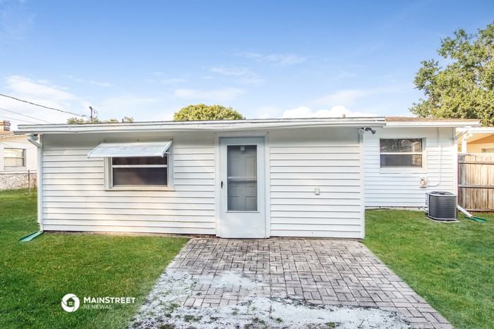 2365 Dordon Dr - Photo 2 of 17