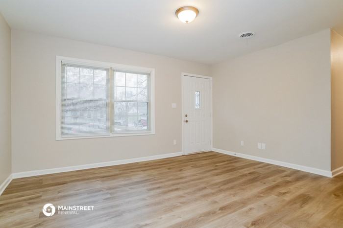 1012 N Indian Ln - Photo 3 of 16