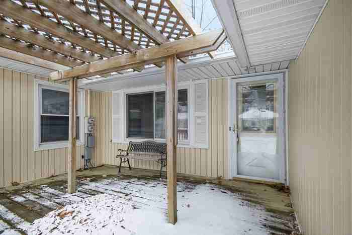 5671 Christie Ave Se - Photo 2 of 19