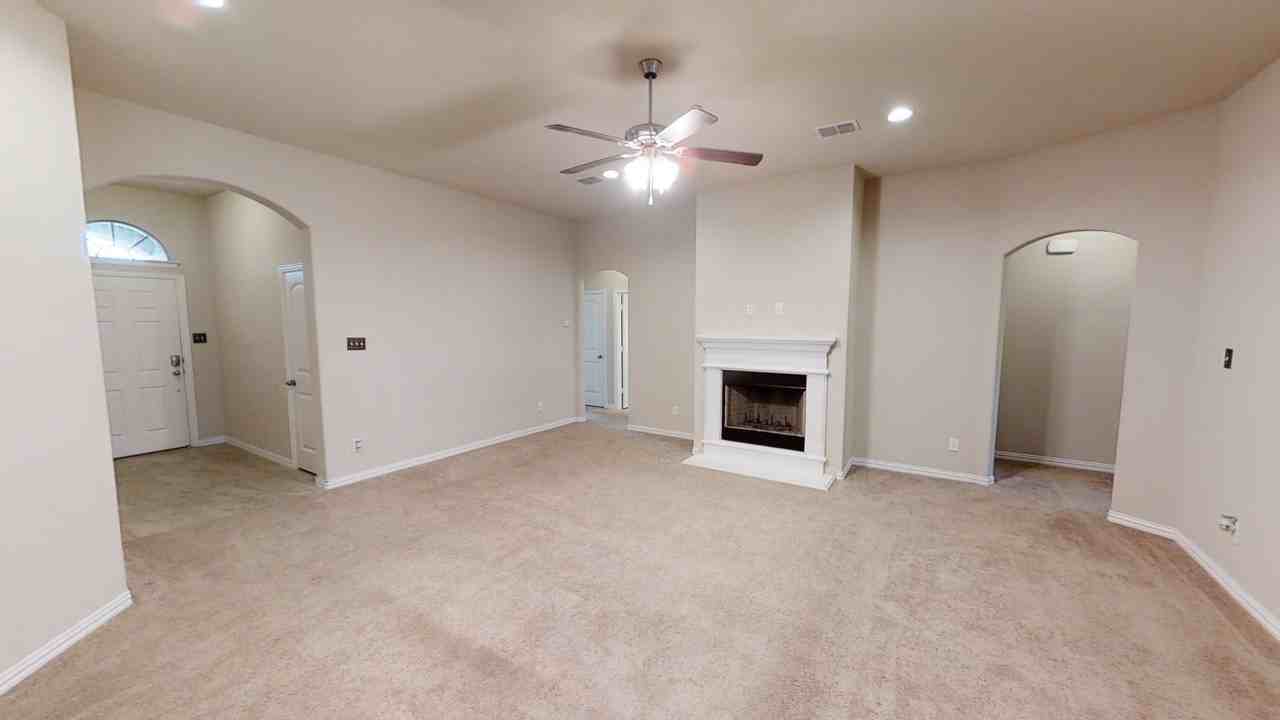 117 Clark Dr - Photo 2 of 9
